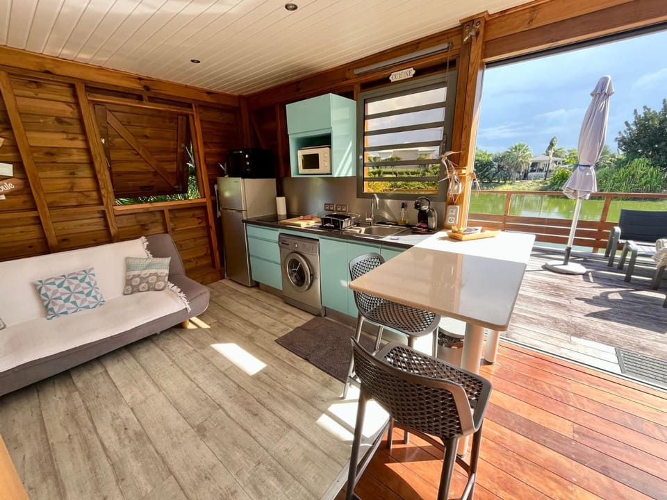 BUNGA-LODGE (bungalow 4* avec piscine privée) Nature lodge in Sainte-Anne