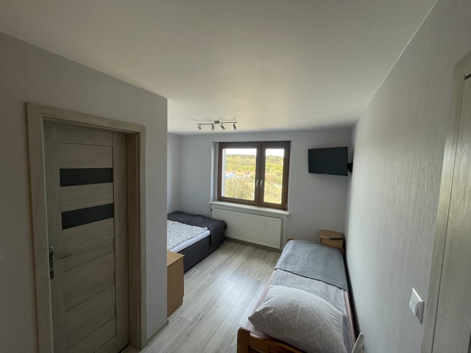 Bed, TV and multimedia, View (from property/room), Photo of the whole room, Bedroom, Landmark view, Sea view