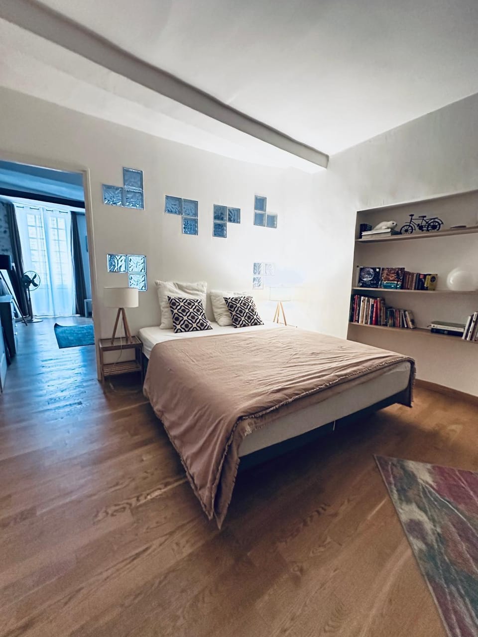 Photo of the whole room, Bedroom
