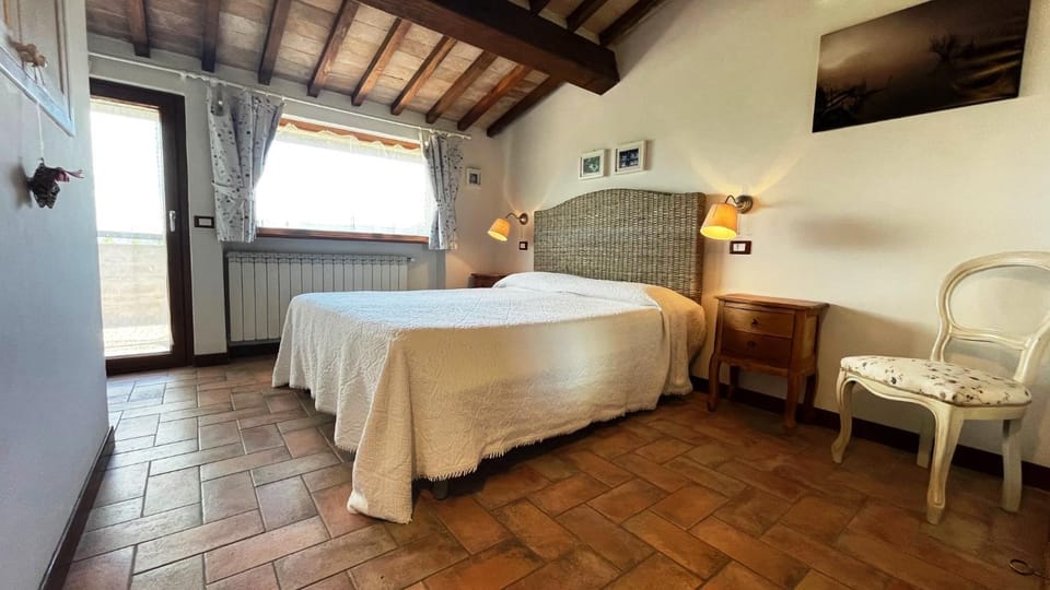 Bed, Photo of the whole room