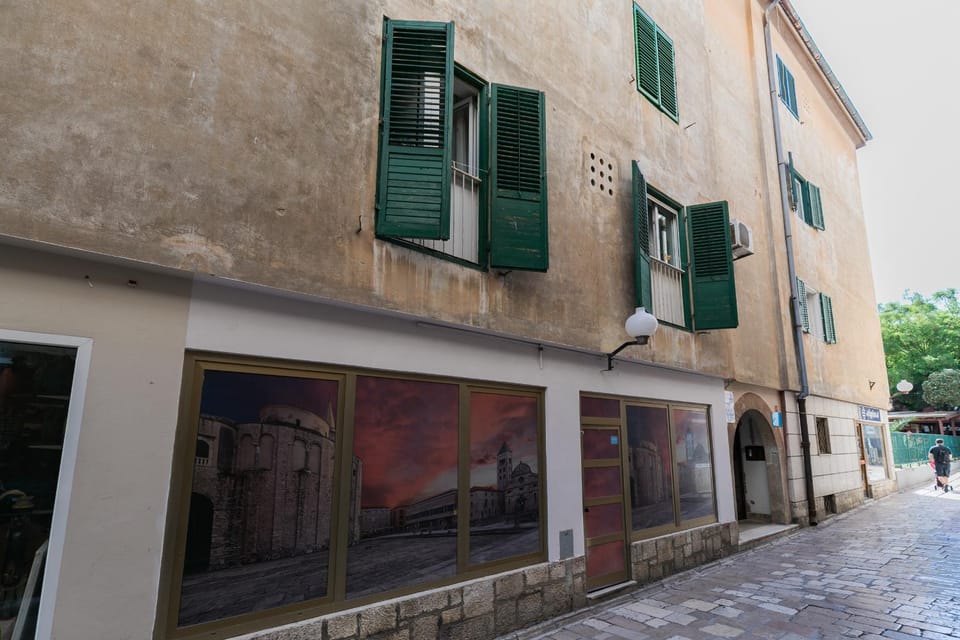 Property building, Street view