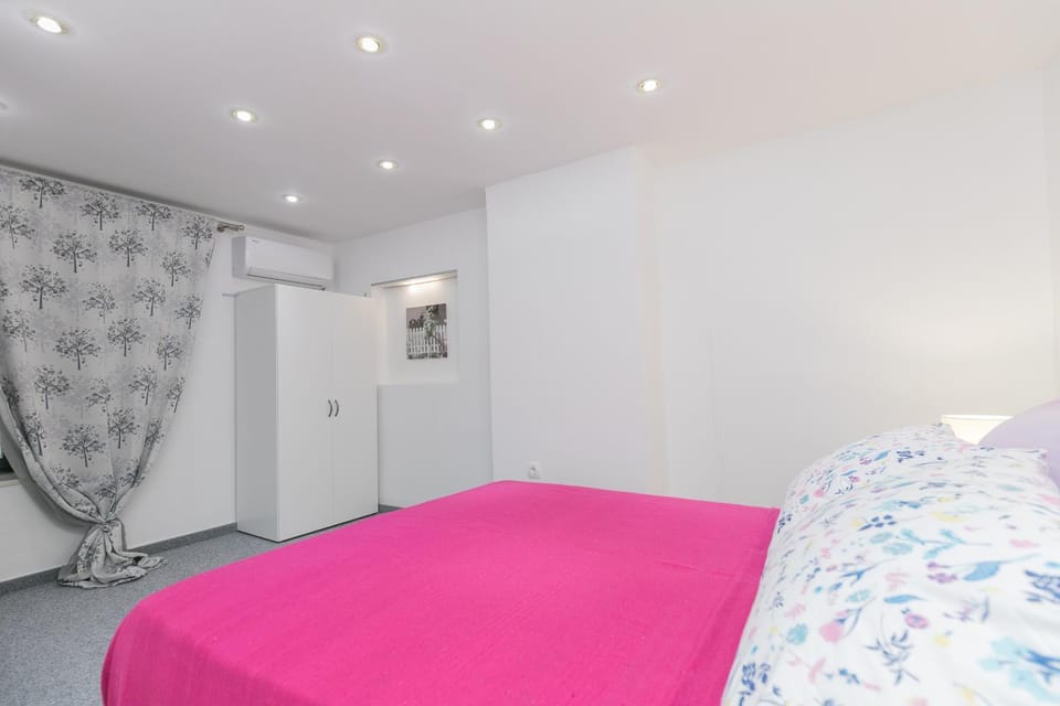 Bed, Bedroom, wardrobe