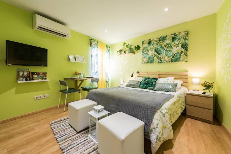Photo of the whole room, Decorative detail, Decorative detail, Dining area, Bedroom