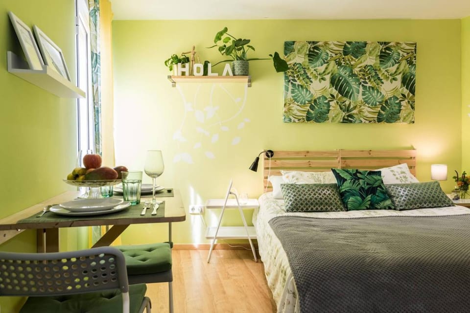 Photo of the whole room, Decorative detail, Decorative detail, Dining area, Bedroom