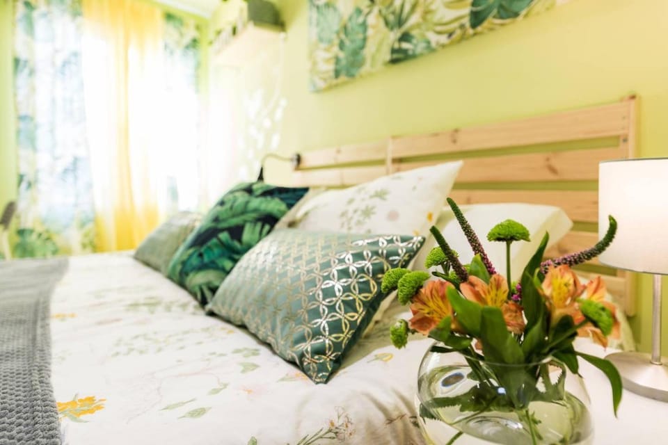 Photo of the whole room, Decorative detail, Decorative detail, Bedroom