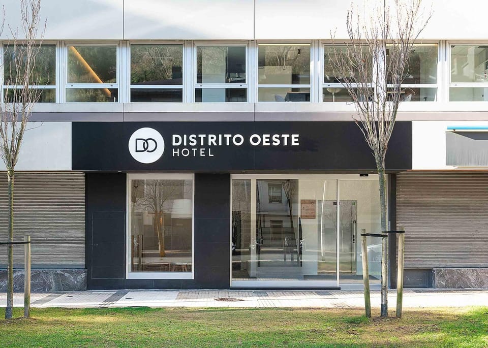 Property building, Facade/entrance, Property logo or sign
