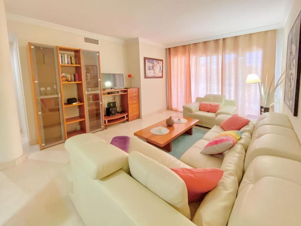 Communal lounge/ TV room, Living room