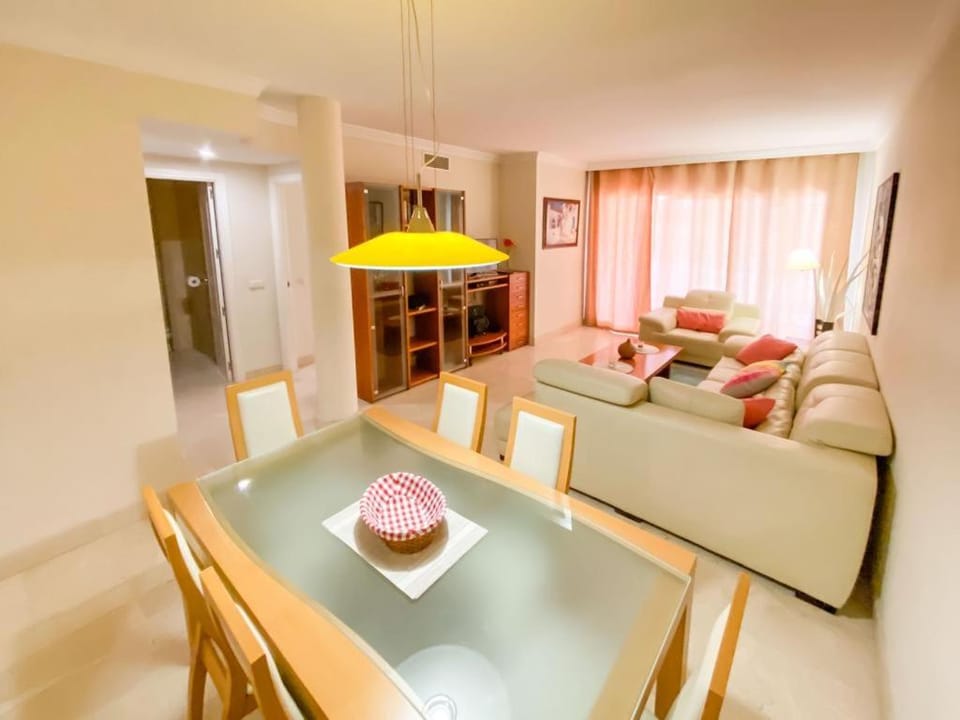 Communal lounge/ TV room, Living room, Dining area