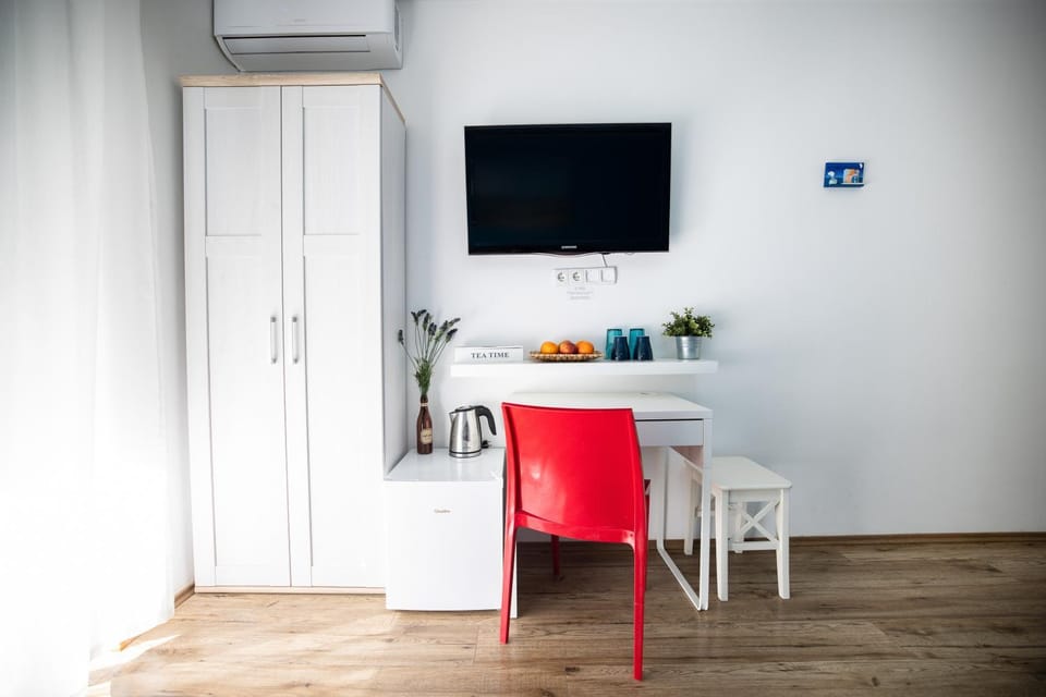 TV and multimedia, hair dresser, air conditioner
