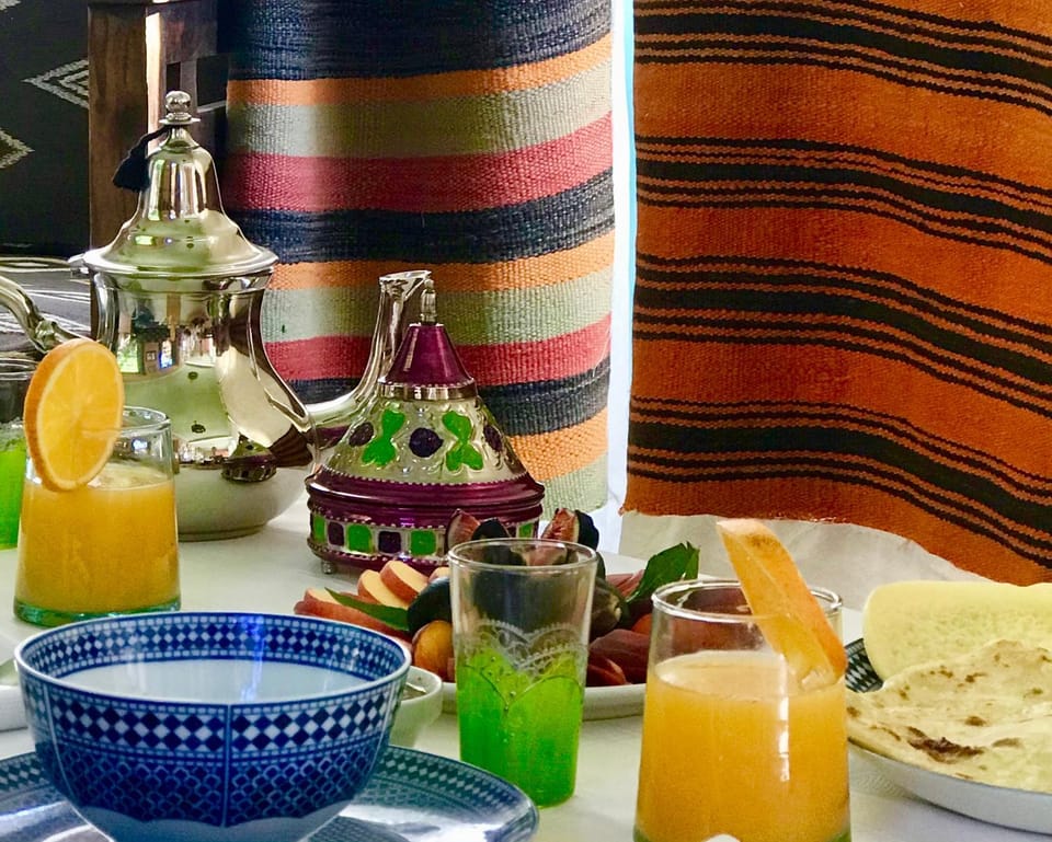 Restaurant/places to eat, Breakfast, Drinks