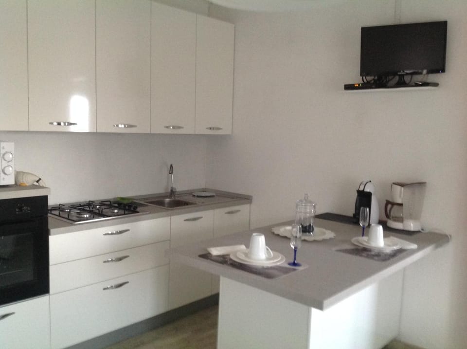 Coffee/tea facilities, Kitchen or kitchenette