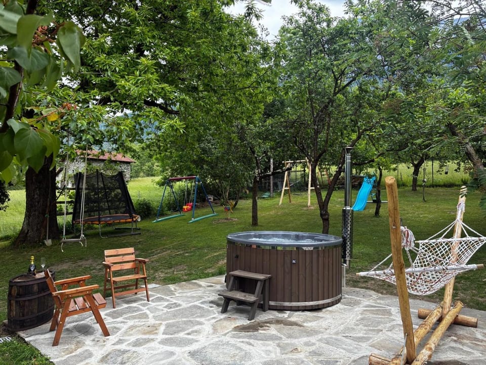 Tenuta Pozzi Chalet in Colico
