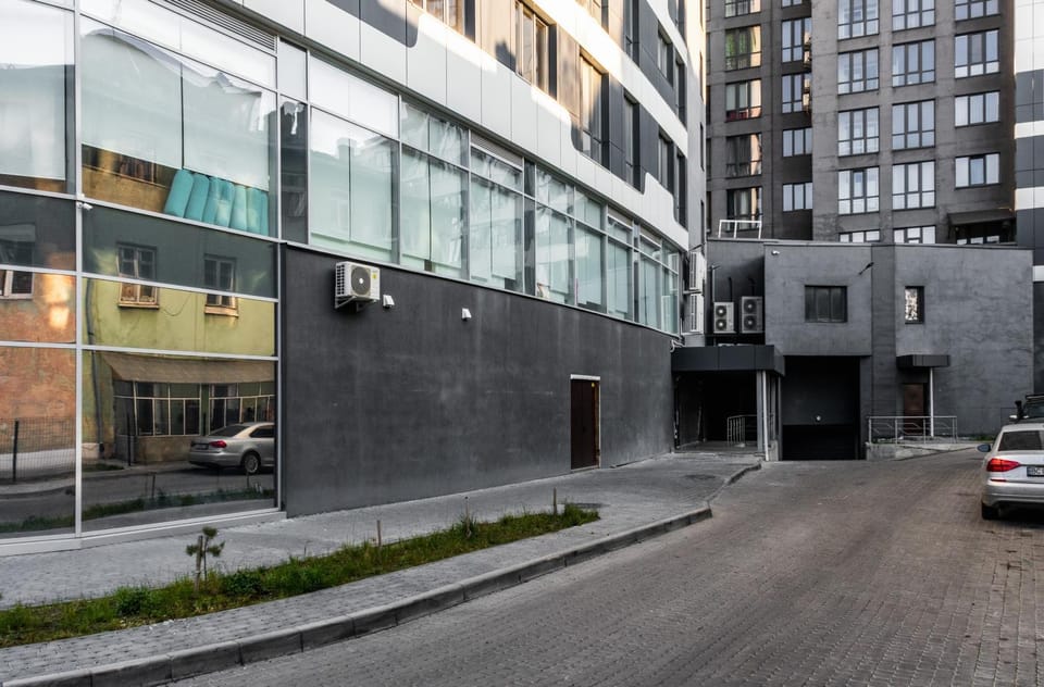 Property building, Facade/entrance