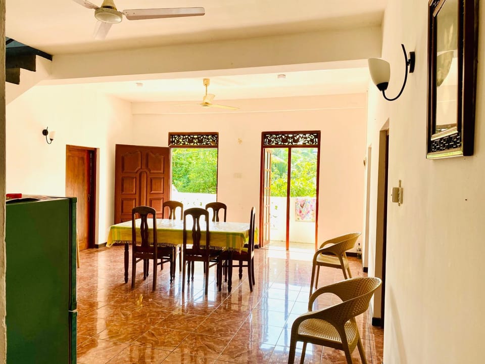 Living room, Seating area, fireplace