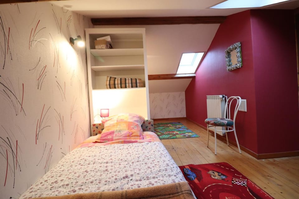 Bed, Decorative detail, cot