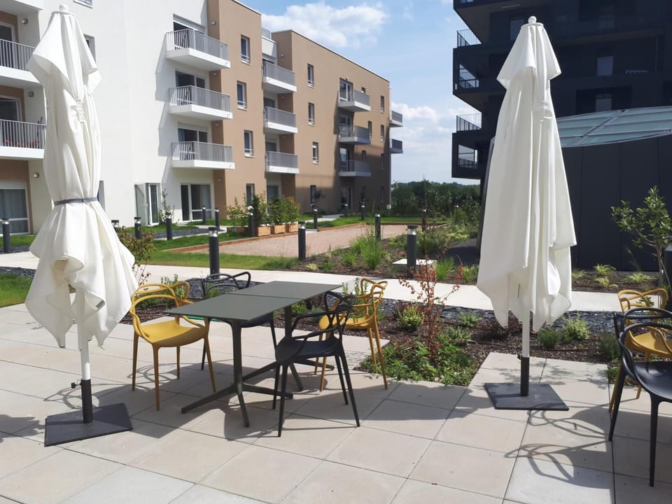 Restaurant/places to eat, Garden, Balcony/Terrace, Garden view, Lunch, Dinner, Alcoholic drinks, Non alcoholic drinks