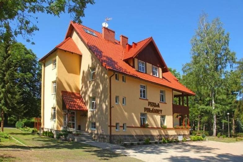 Property building, Day