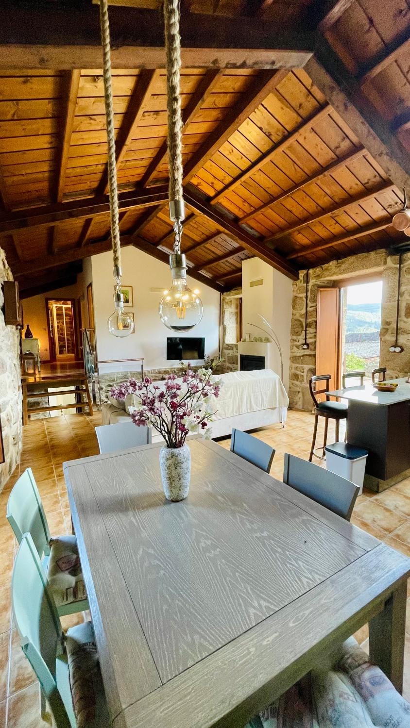 Seating area, Dining area