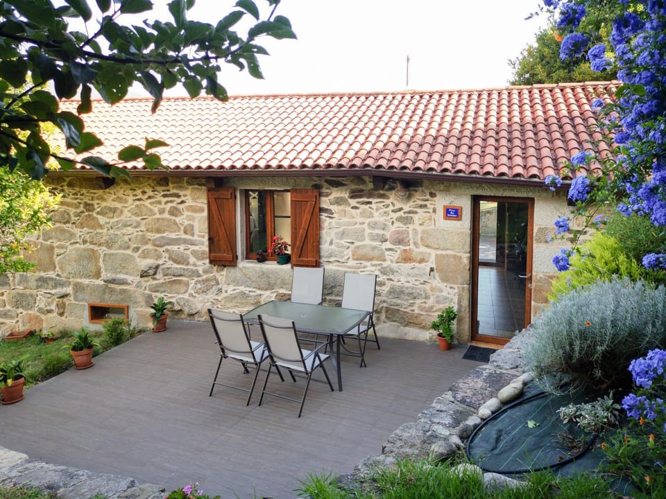 Patio, Facade/entrance, Balcony/Terrace, Dining area, Garden view