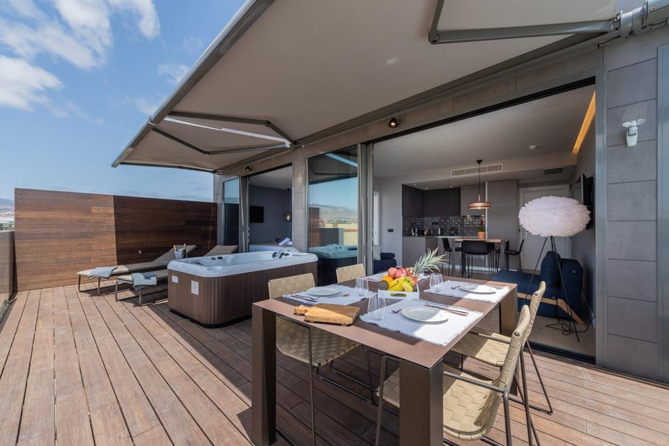 Balcony/Terrace, Photo of the whole room
