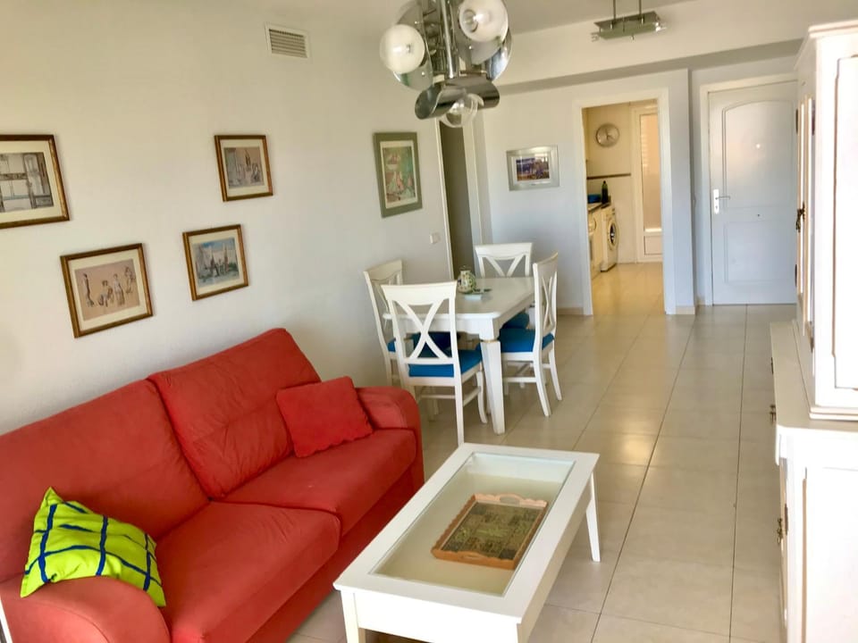 Living room, Lounge or bar, Seating area, Dining area