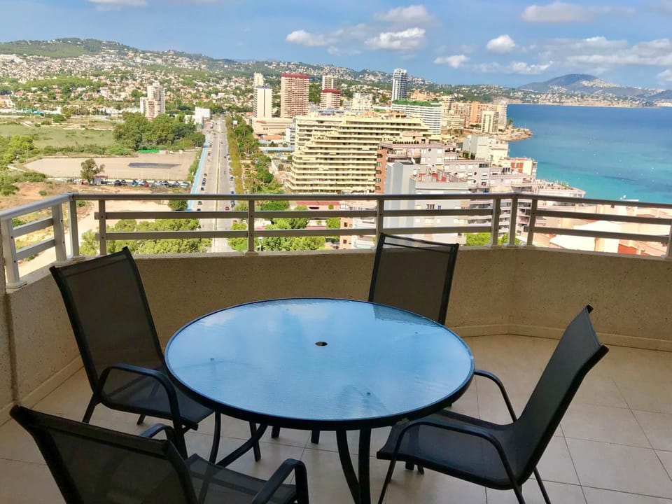 Balcony/Terrace, City view, Sea view, Street view