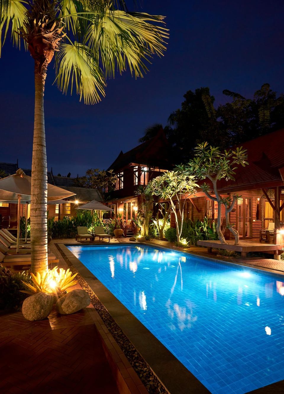 Night, Pool view