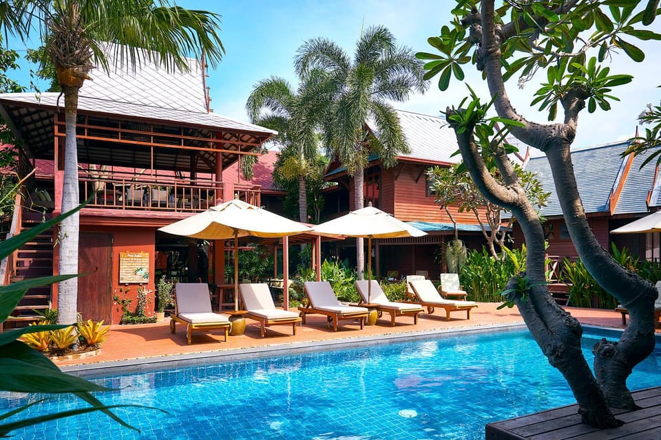 Day, Pool view, Swimming pool, sunbed
