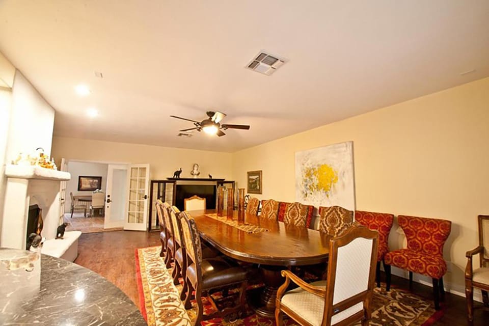 Villa Gordal - Enormous Villa in Las Vegas with 39 Sleeps Villa in Spring Valley