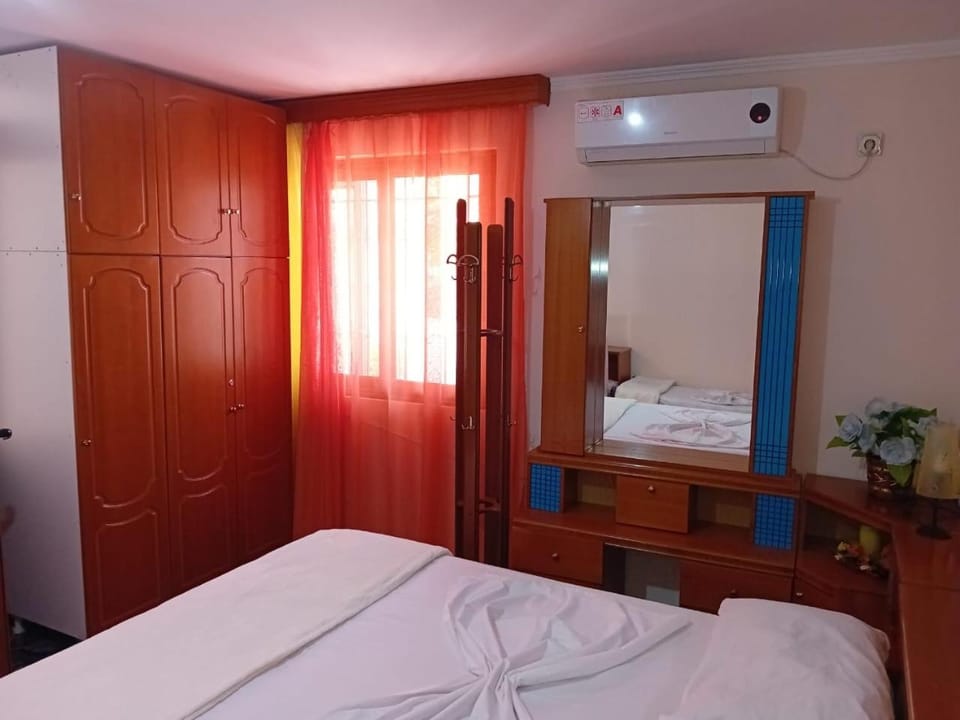 Gogo's Sea Side Studio Apartment in Sarandë