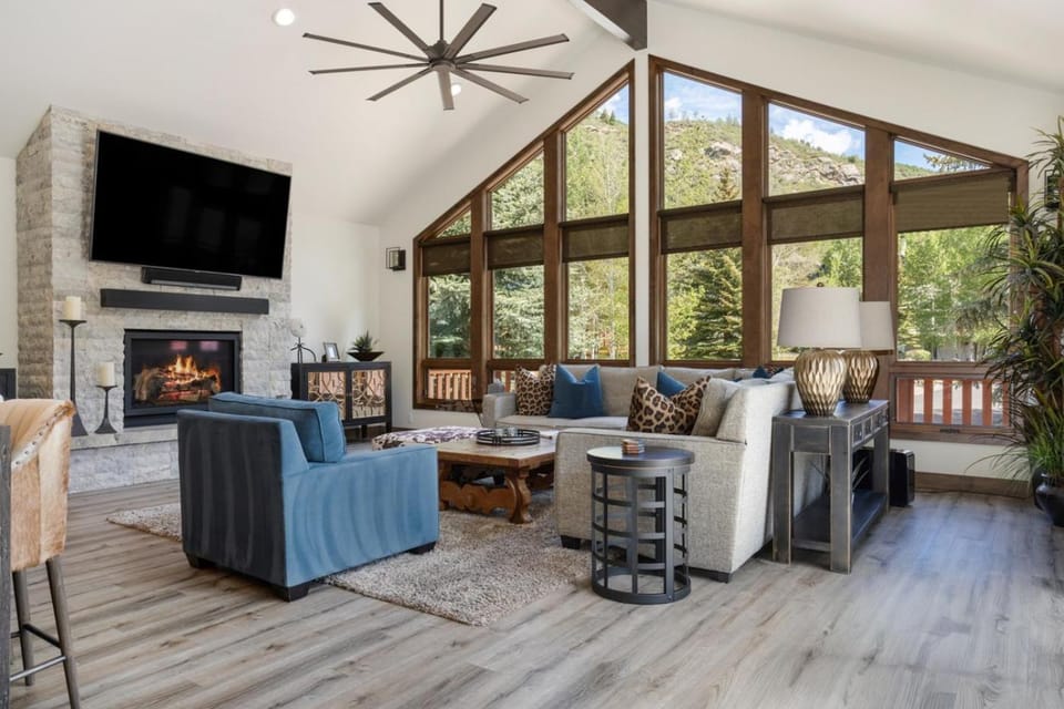 Glacier Court 1854 A House in Vail