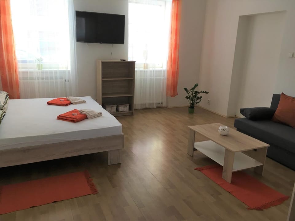 TV and multimedia, Living room, Bedroom