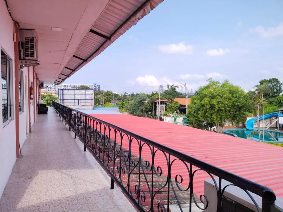 View (from property/room), Balcony/Terrace