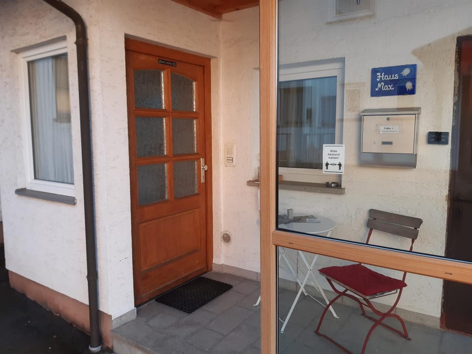 Property building, Facade/entrance