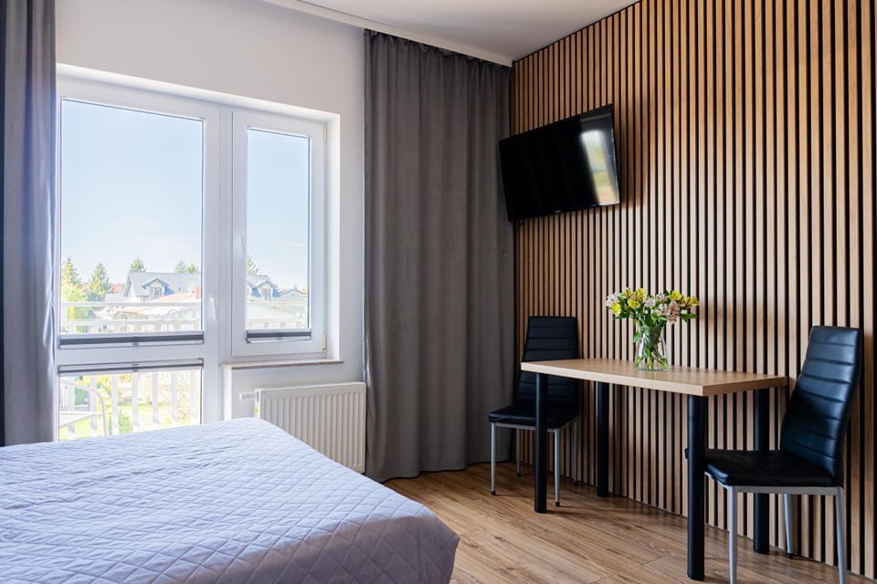 Bed, TV and multimedia, Photo of the whole room