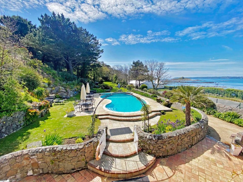 Garden, Garden view, Pool view, Sea view, Swimming pool, sunbed
