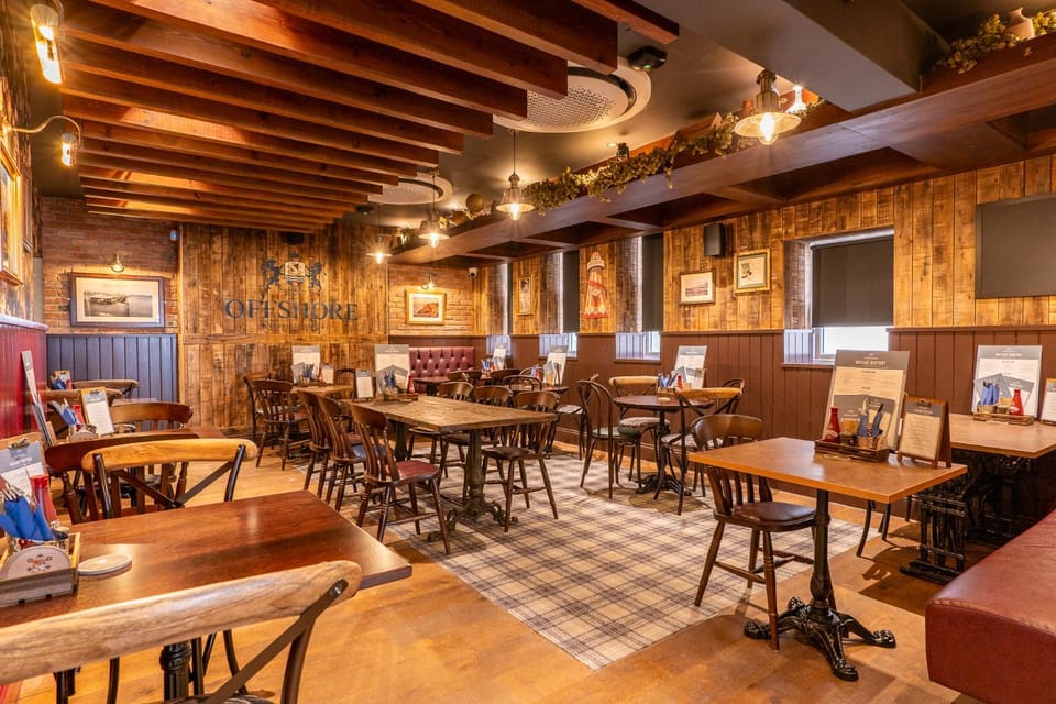 Restaurant/places to eat, Lounge or bar, Seating area