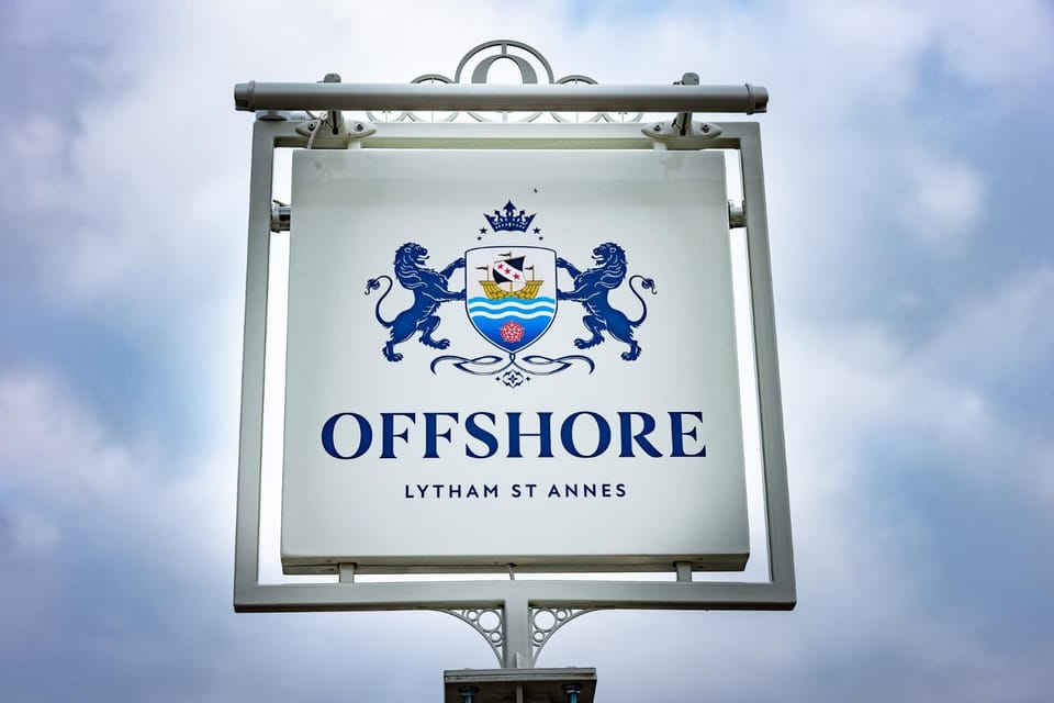 Day, Property logo or sign, Logo/Certificate/Sign, Street view
