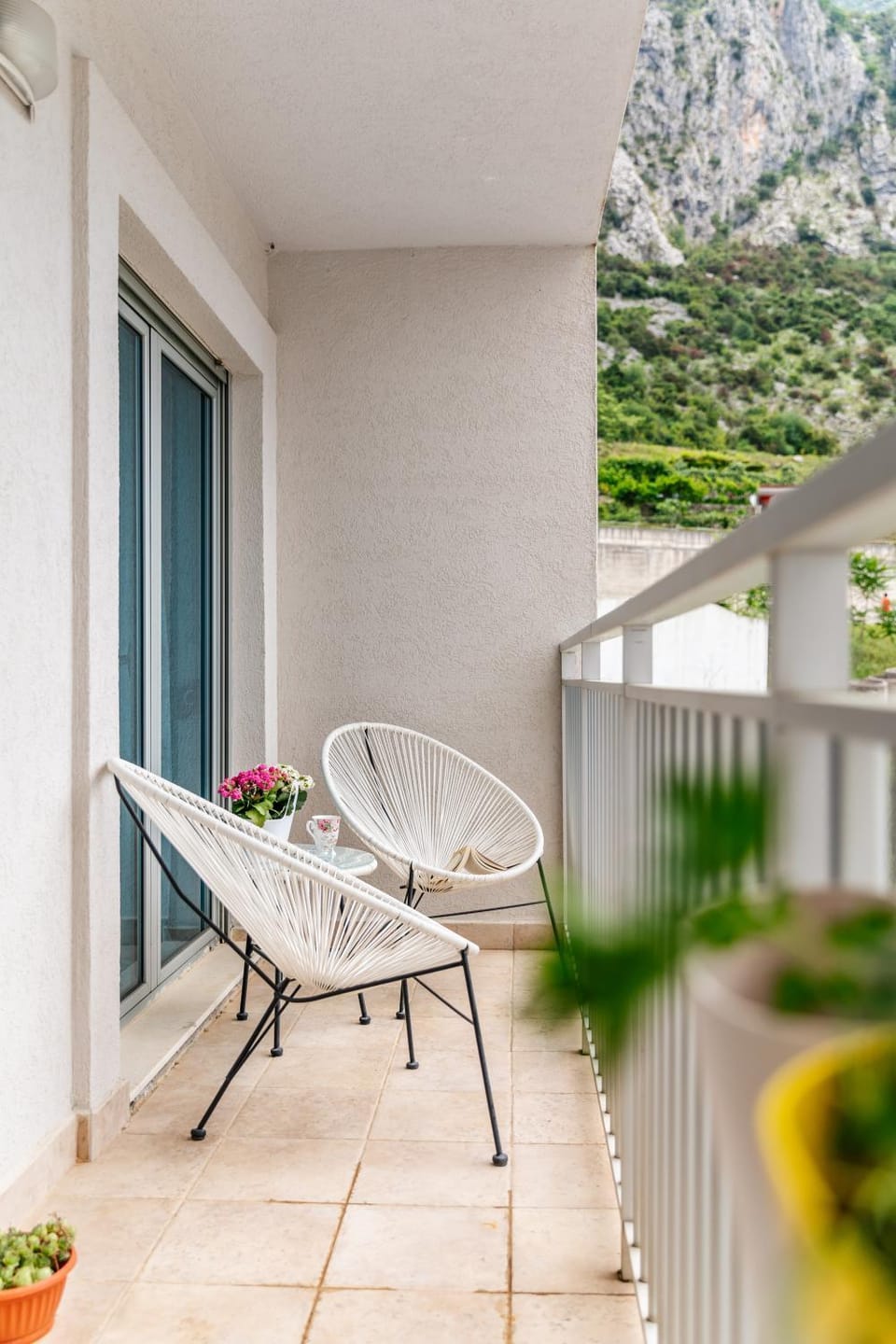 Apartment Azzurro with Pool and Parking Apartment in Dobrota