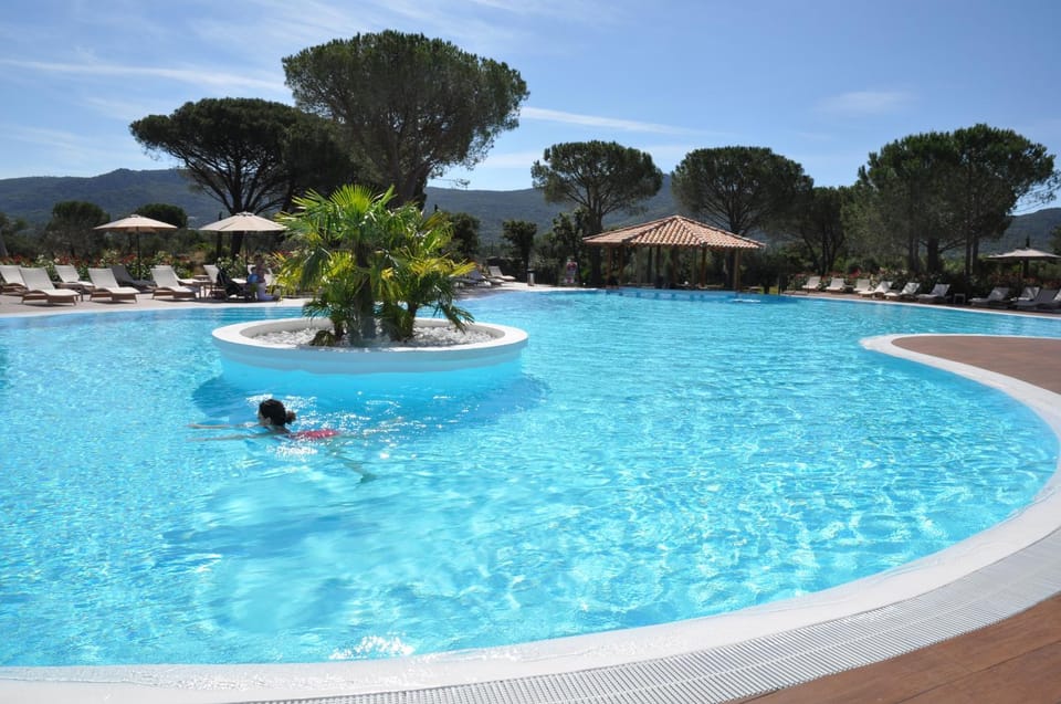 People, Swimming pool, Swimming pool