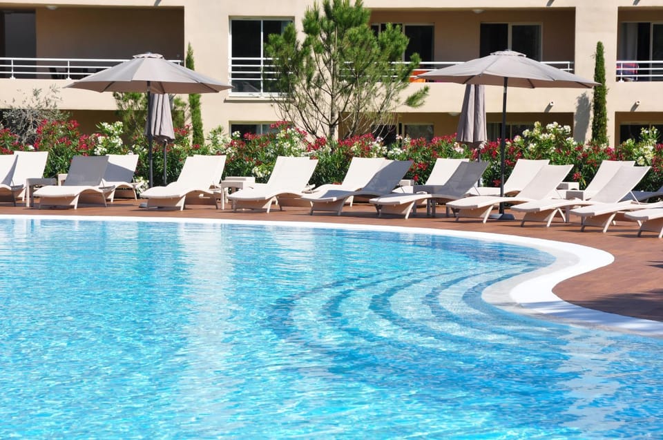 Swimming pool, Swimming pool