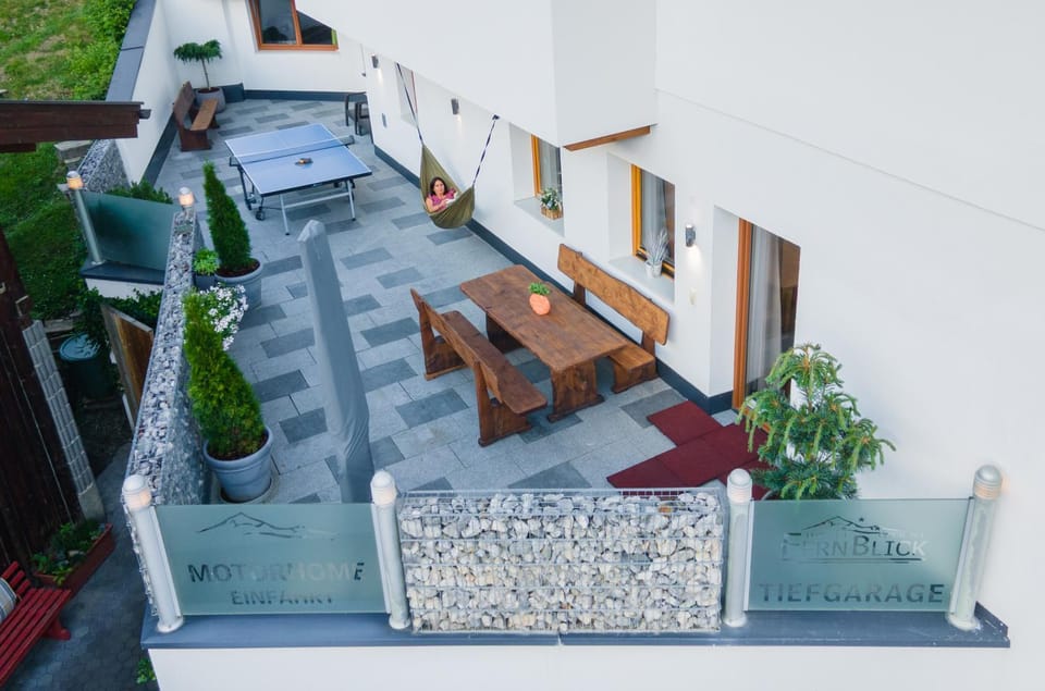 Aparthotel Fernblick Bed and Breakfast in Serfaus