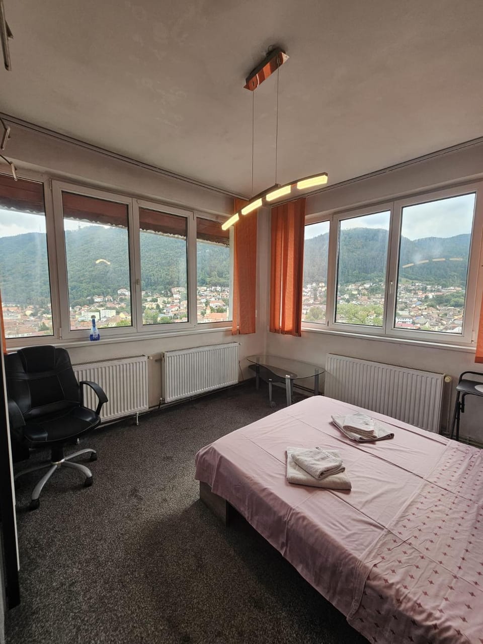 Natural landscape, Bedroom, Mountain view