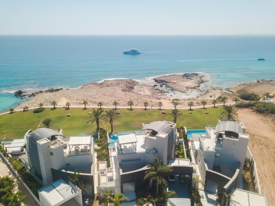 Property building, Nearby landmark, Bird's eye view, Beach, Sea view