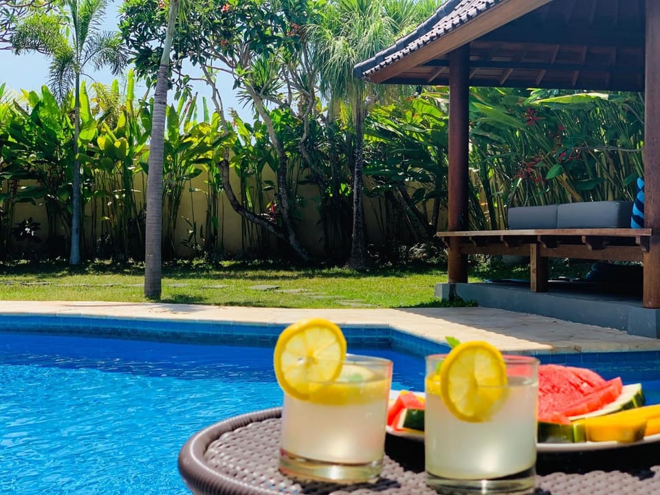 Garden view, Pool view, Swimming pool, Drinks, sunbed