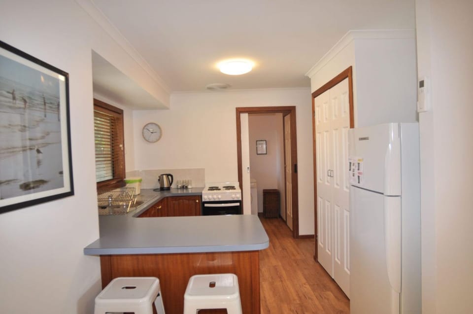 Palm Waters 4 - Wi-Fi & Linen Included House in Inverloch