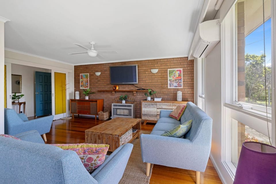 Salty Sands Meters From The Beach Free Wifi House in Inverloch