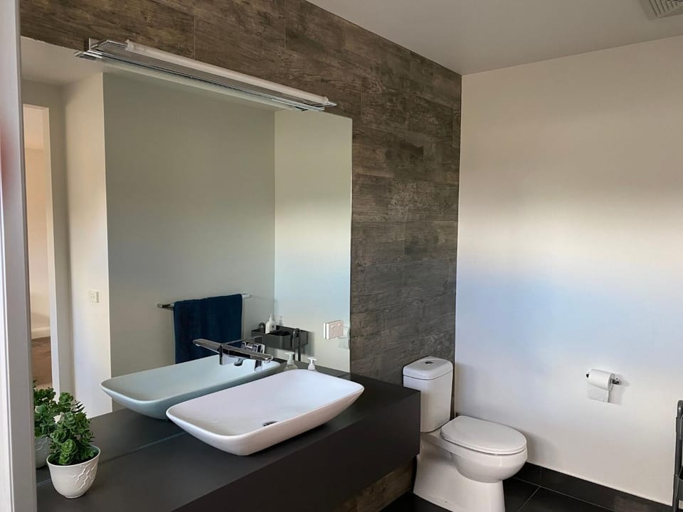 Sunnyside - Surf Side, Linen and Wifi included House in Inverloch