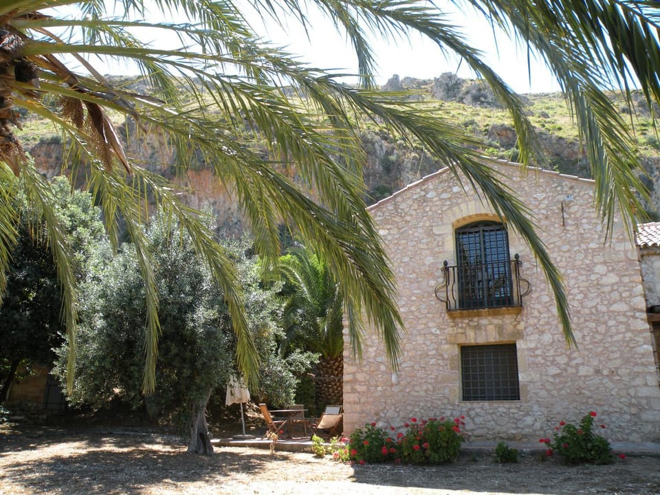 Property building, Garden, Garden view