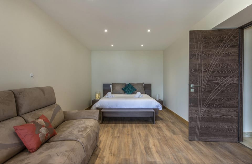 NEW! Villa l'or bleu -DUPLEX & MAINFLOOR- by Les éclectiques Apartment in Sévrier